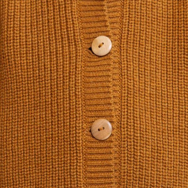 détail Matona_nico-gilet-enfant-moutarde_laine-recyclee-cachemire