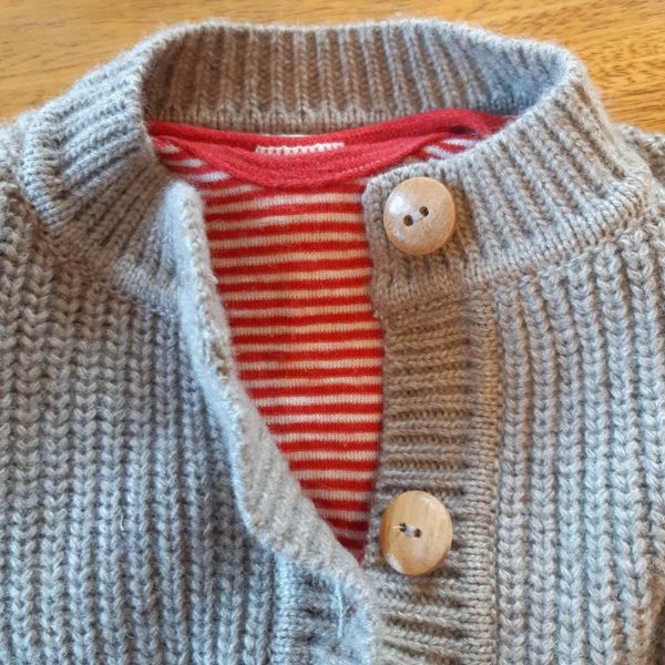 Matona_nico-gilet-enfant-taupe_laine-recyclee-cachemire