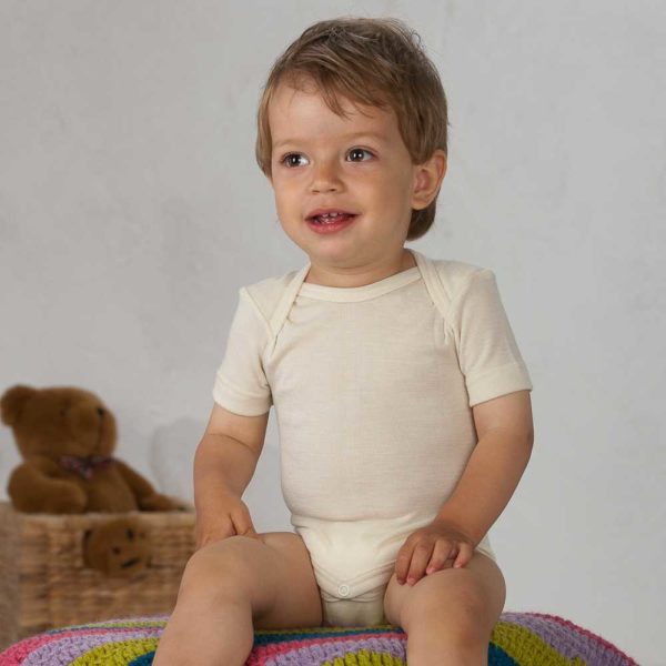Body bébé manches courtes Cosilana en laine mérinos bio et soie naturelle mixte écru naturel