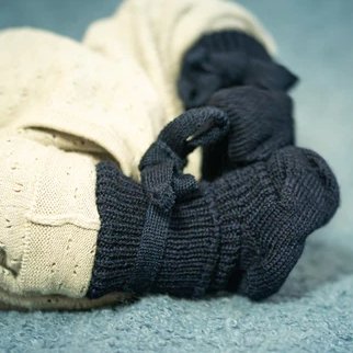 chaussons bébé pure laine hirsch natur chaussettes pour nouveau-né bleu marine