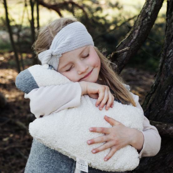 Coussin doudou mouton en laine et coton bio - HALFEN Strickerei – Image 2